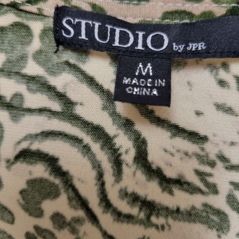 STUDIO by jpr Top - Picture 3 of 5